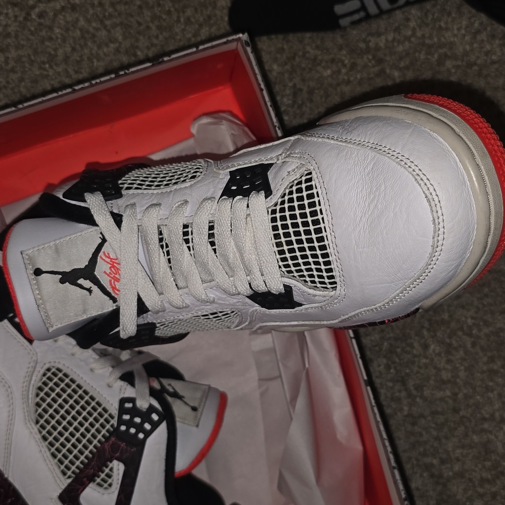 Air Jordan 4 Retro - Picture 2 of 9